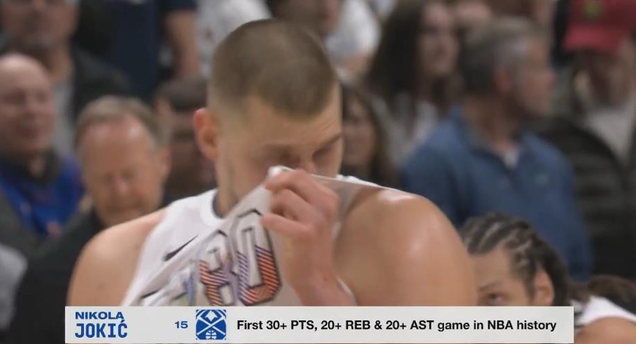  你貸款？轉播方字幕：約基奇30+20+20！NBA歷史首人！