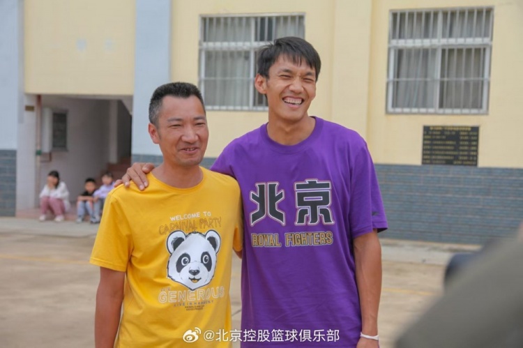  那一封信的故事還在延續(xù) 矣進(jìn)宏母校的師生們來到北京了！
