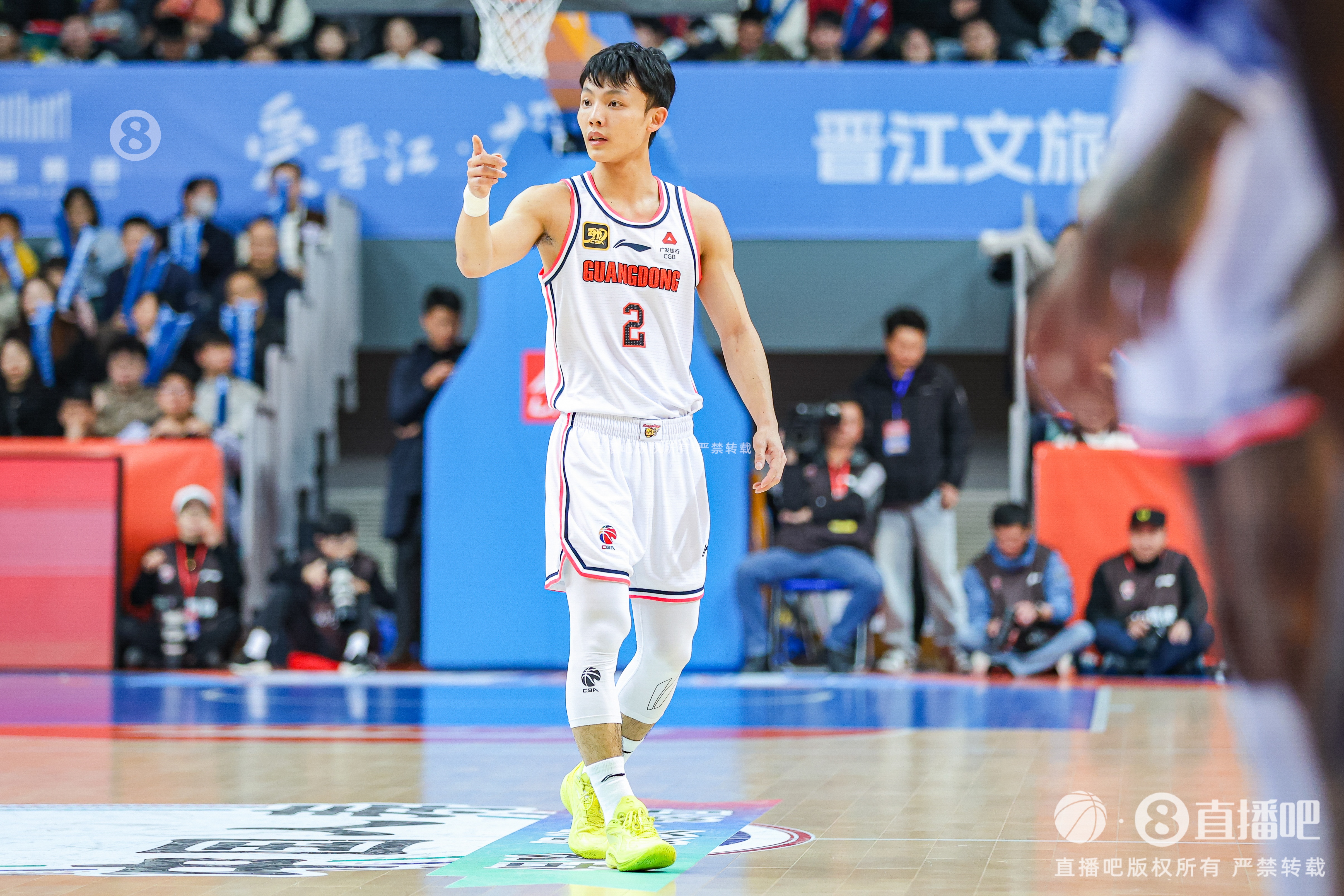  徐杰：身高不是打籃球的唯一標(biāo)準(zhǔn) 努力、勤奮、自律也是天賦