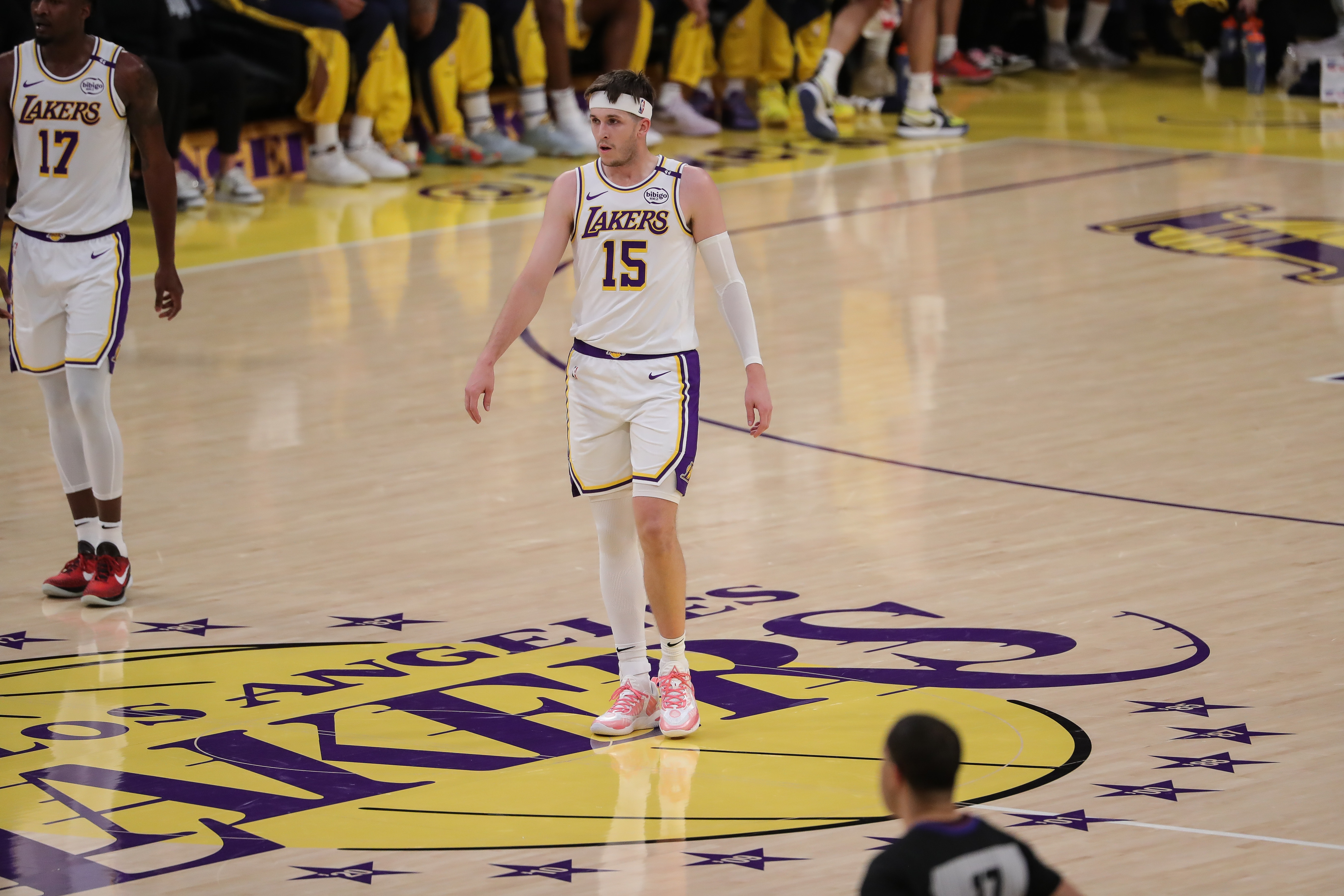  昨天驅(qū)逐憋著火呢！里夫斯21中9砍下32分7助 罰球13中12